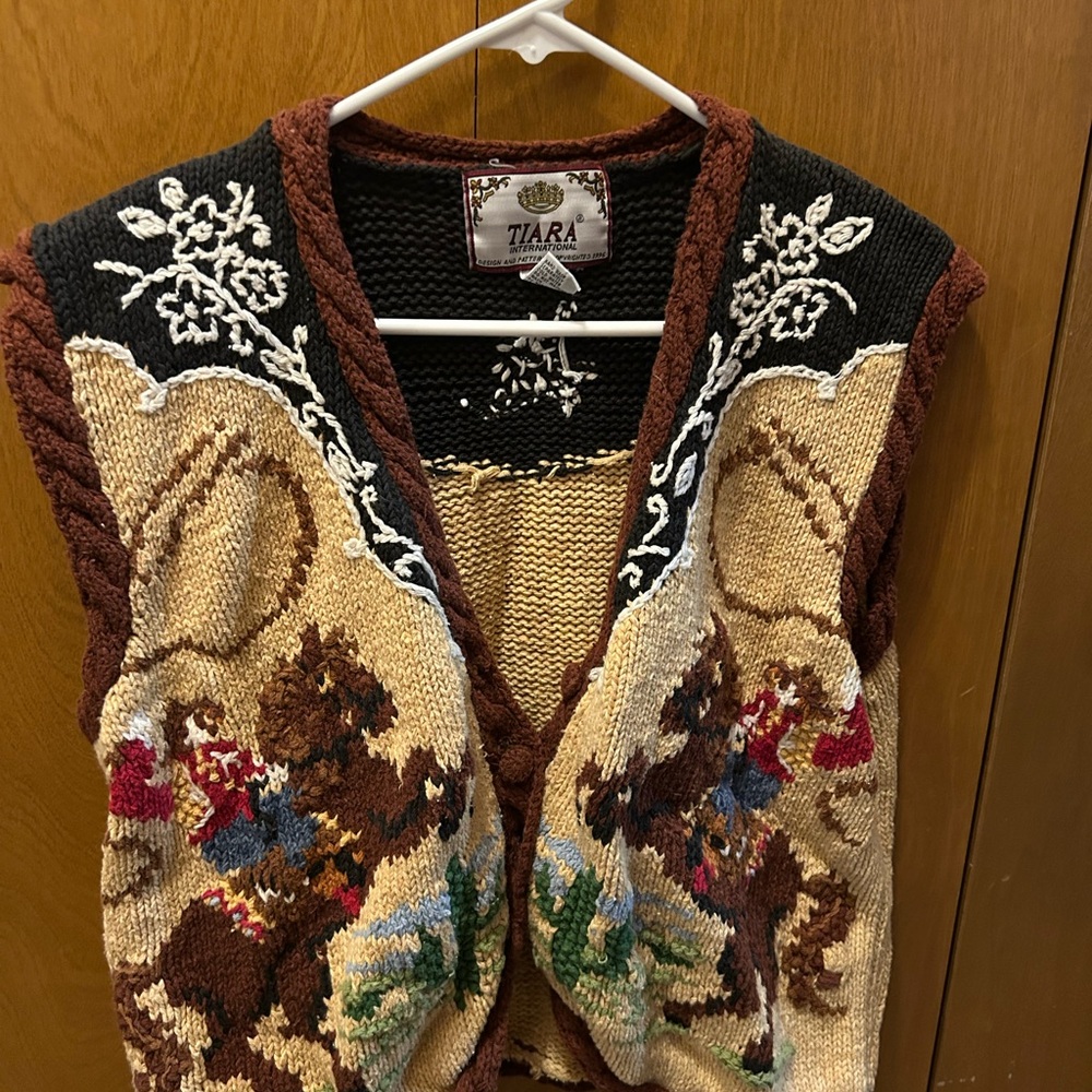 Tiara Women's Multicolor Sweater Vest